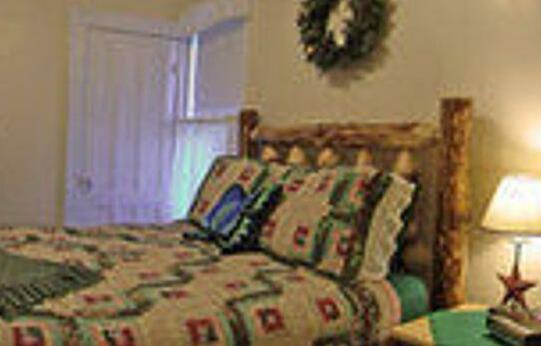 Alynn's Butterfly Inn Bed & Breakfast - Photo2