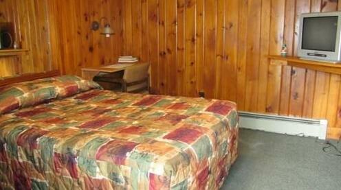 Anthony's North Country Lodge and Motel - Photo4