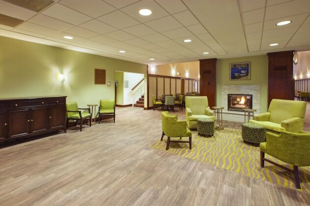 Hampton Inn & Suites Providence-Warwick Airport - Photo2