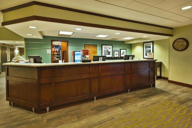 Hampton Inn & Suites Providence-Warwick Airport - Photo3