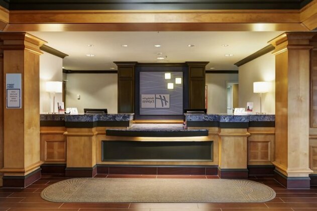 Holiday Inn Express & Suites Warwick-Providence Airport - Photo2