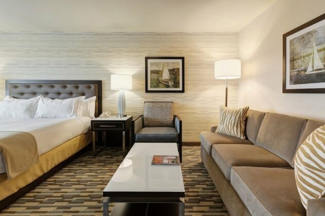 Holiday Inn Express & Suites Warwick-Providence Airport - Photo5