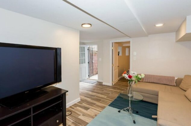 2 Full Bedrooms Basement Apt 3-Min Walk To Petworth Metro - Photo2