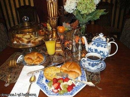 Vintage Charm Bed and Breakfast Hotel - Photo2