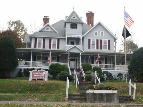Hudson Manor Bed And Breakfast - Photo2