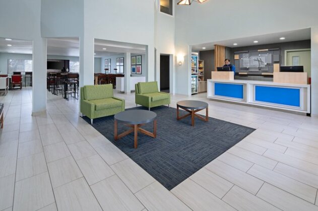 Holiday Inn Express Hotel & Suites Watsonville - Photo3
