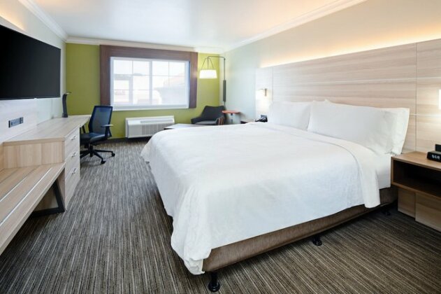 Holiday Inn Express Hotel & Suites Watsonville - Photo5