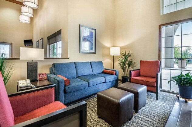 Comfort Suites at Par 4 Resort - Photo4