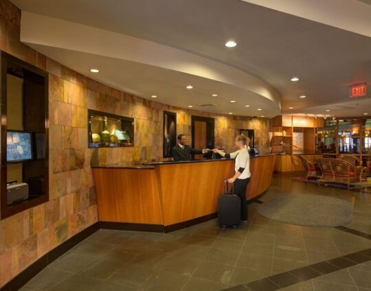Radisson Hotel Milwaukee West - Photo2