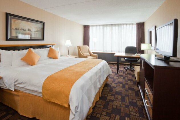 Radisson Hotel Milwaukee West - Photo5
