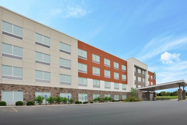 Holiday Inn Express & Suites - Parkersburg East