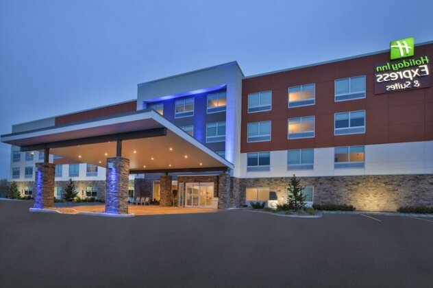 Holiday Inn Express & Suites - Parkersburg East - Photo2