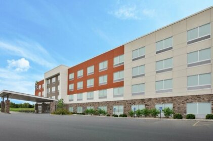 Holiday Inn Express & Suites - Parkersburg East