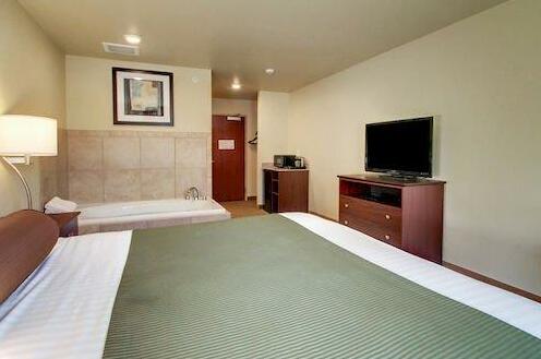Cobblestone Inn and Suites Waverly - Photo5