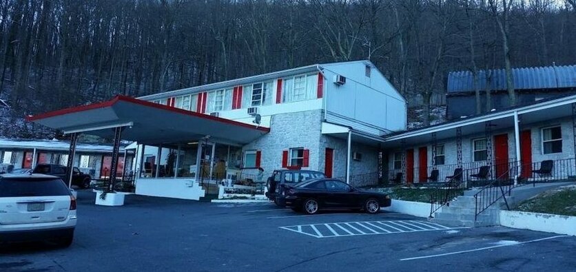 Colony House Motel - Photo3