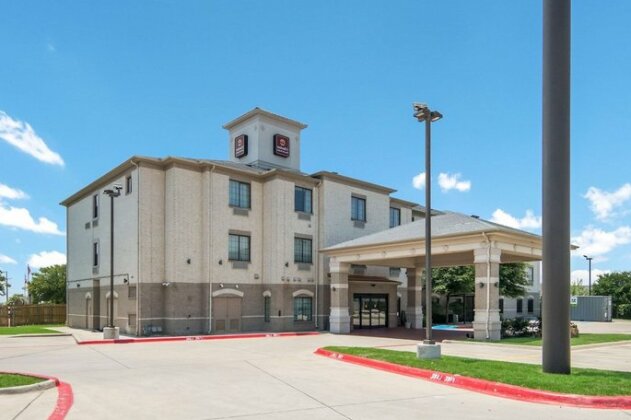 Clarion Inn & Suites Weatherford South - Photo2