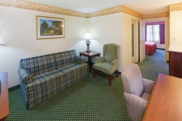 Country Inn & Suites by Radisson Lehighton Jim Thorpe PA - Photo3