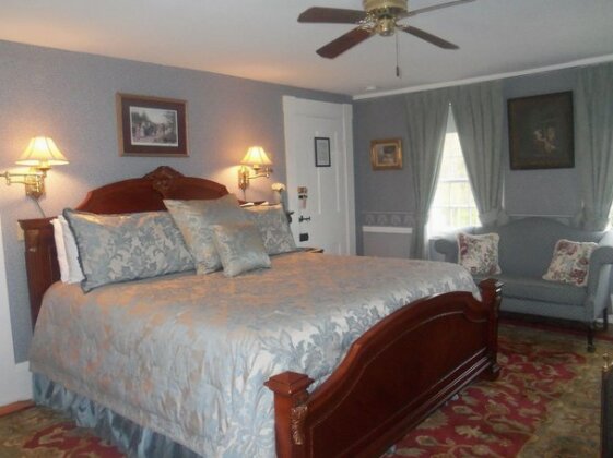 Holiday Guest House Bed & Breakfast - Photo2