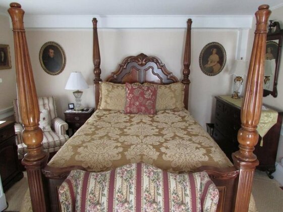 Holiday Guest House Bed & Breakfast - Photo4