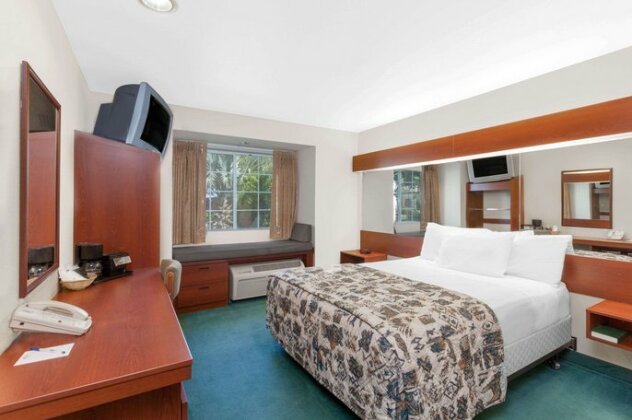 Microtel Inn & Suites by Wyndham Wellton - Photo5