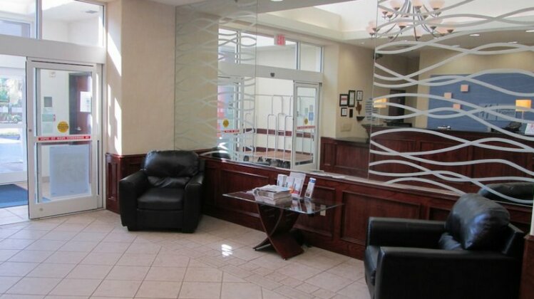 Holiday Inn Express Hotel and Suites Weslaco - Photo2