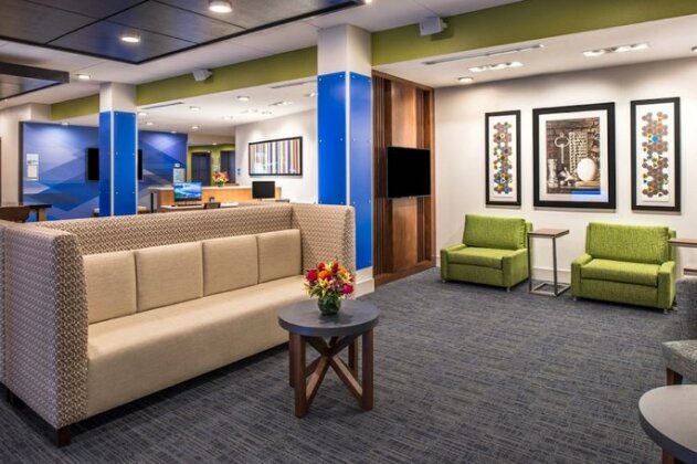 Holiday Inn Express & Suites - Tampa North - Wesley Chapel - Photo5