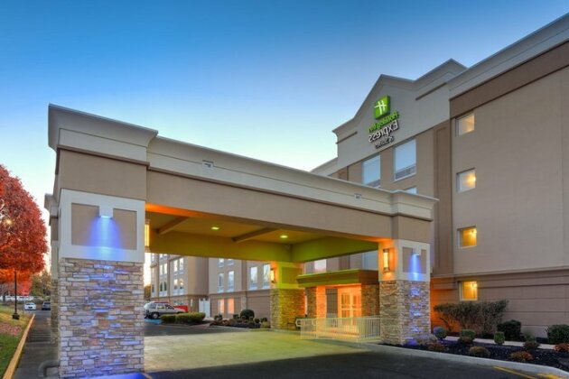 Holiday Inn Express & Suites West Long Branch - Eatontown - Photo2
