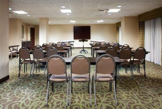 Holiday Inn Express Hotel & Suites West Monroe - Photo3