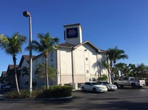 Intown Suites Extended Stay West Palm Beach- Military Trail Rd