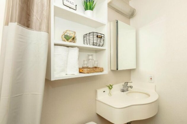 Intown Suites Extended Stay West Palm Beach- Military Trail Rd - Photo3
