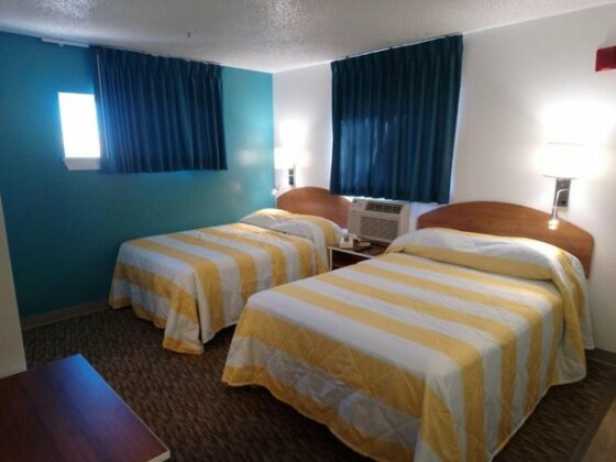 Intown Suites Extended Stay West Palm Beach- Military Trail Rd - Photo5