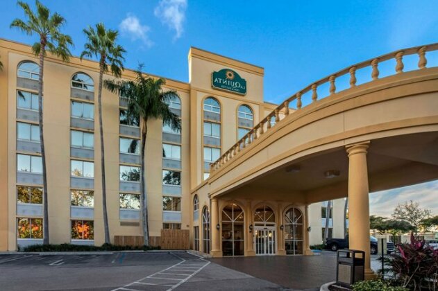 La Quinta Inn & Suites West Palm Beach Airport - Photo3