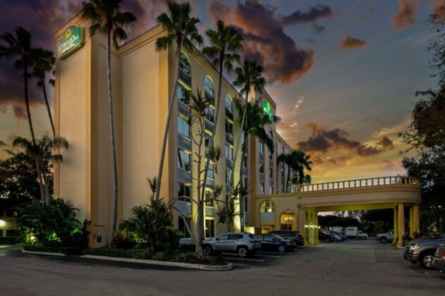 La Quinta Inn & Suites West Palm Beach Airport - Photo4