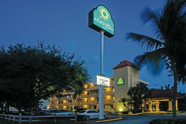 La Quinta Inn West Palm Beach - Florida Turnpike - Photo4