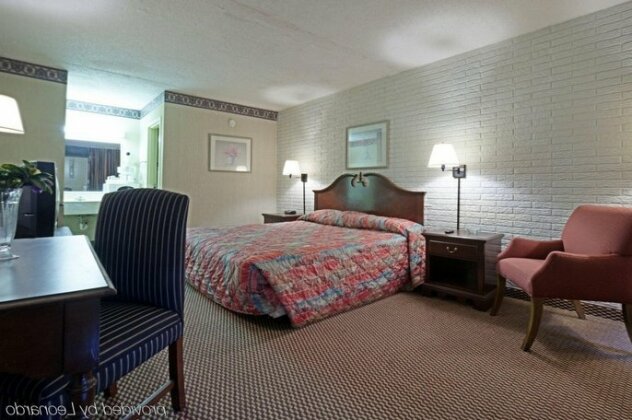 Red Roof Inn - West Point - Photo4