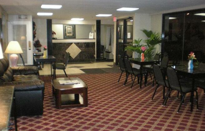 Regency Inn & Suites West Springfield - Photo3