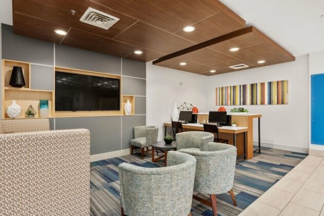 Holiday Inn Express West Valley City - Photo3