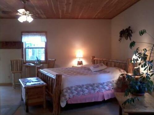 West Yellowstone Bed and Breakfast - Photo4