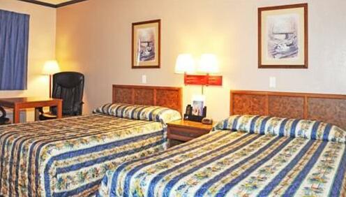 Travelers Inn and Suites - Photo3