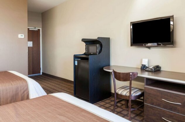 Microtel Inn & Suites by Wyndham Wheeler Ridge - Photo5