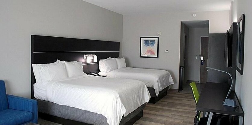 Holiday Inn Express & Suites White Hall - Photo4
