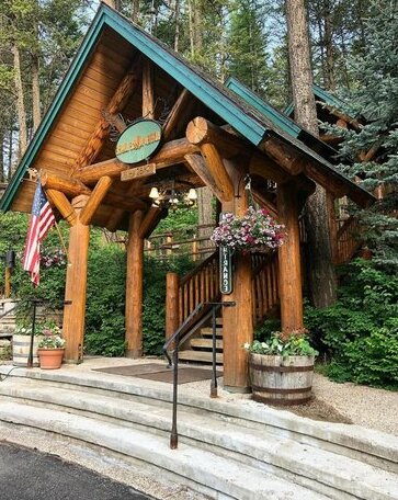 Hidden Moose Lodge