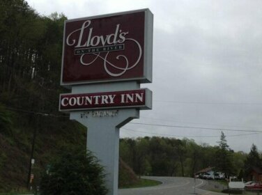 Lloyds on the River Country Inn