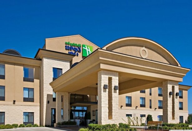 Holiday Inn Express Hotel & Suites Wichita Falls - Photo2