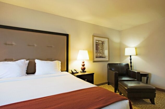 Holiday Inn Express Hotel & Suites Wichita Falls - Photo5