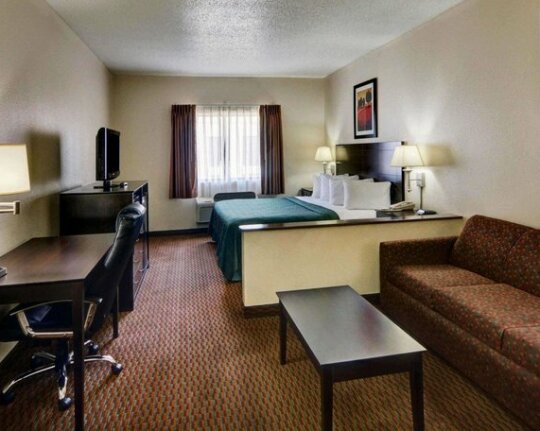 Quality Inn & Suites Wichita Falls I-44 - Photo2