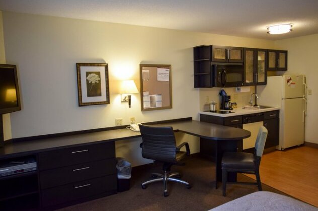 Candlewood Suites Wichita Airport - Photo5