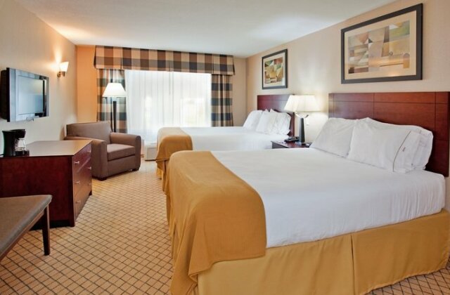Holiday Inn Express Hotel & Suites Wichita Airport - Photo4