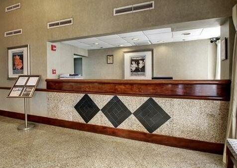Travelodge Inn & Suites Wichita Airport - Photo2