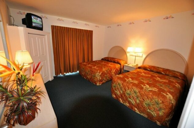 Riviera Resort & Suites - Photo3
